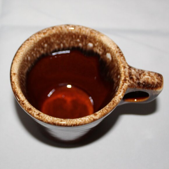 Vintage Hull Pottery Brown Drip Mug - Picture 4 of 9